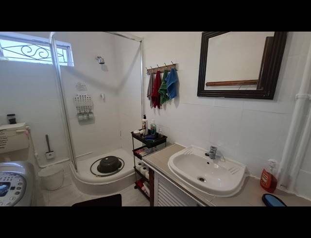 3 BEDROOM HOUSE FOR SALE IN LENTEGEUR